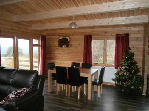 Long Mountain Centre Log Cabins - image 5