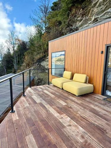 Cozy Hillside Escape Spot Mount &Lake View - image 9