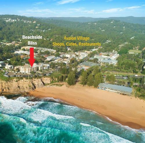 Avalon Beachside Apartment Pool Beach Access in Northern Beaches