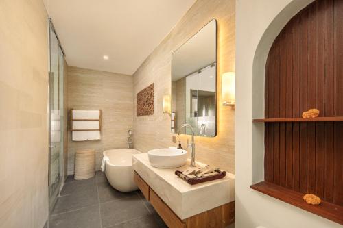 room detail thumbnail 2