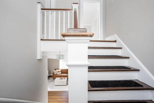 Emerywood Retreat - Chic Interiors in a Premier Neighborhood in Ponto Alto (NC)