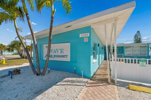 Wave Resort Madeira Beach Florida Studio 2 w Pool in Madeira Beach