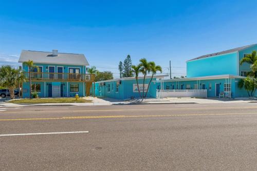 Wave Resort Madeira Beach Florida Studio 2 w Pool in Madeira Beach