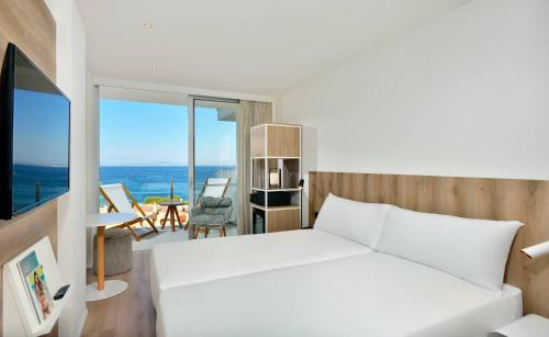 room detail thumbnail 1