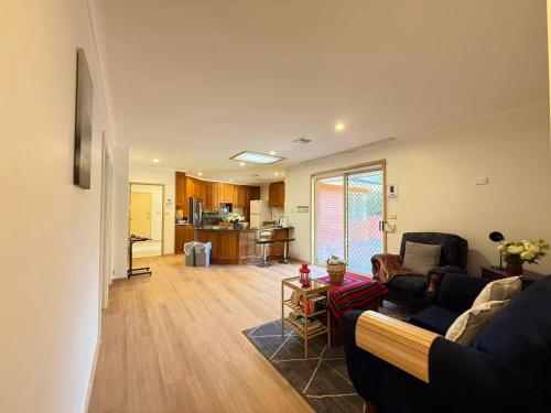 Central Private Room - Stroll to ANU & City in Καμπέρα