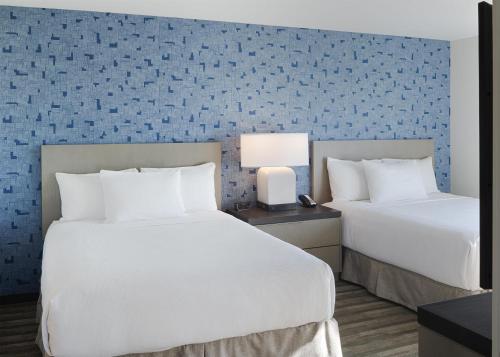 2 bedrooms, 3 beds