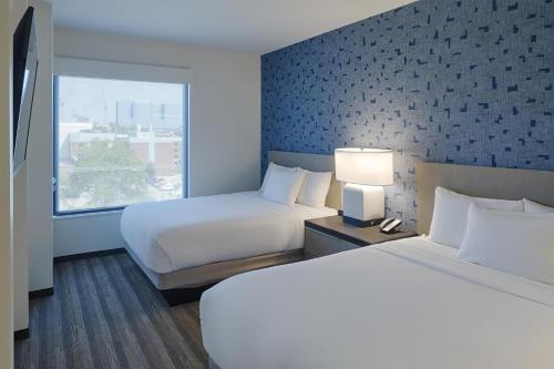 2 bedrooms, 3 beds
