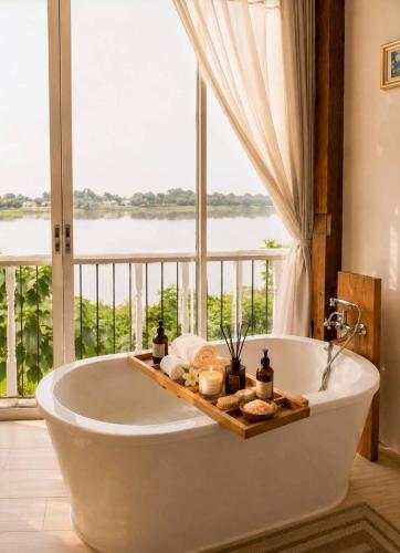 White Wall Riverfront Hotel
