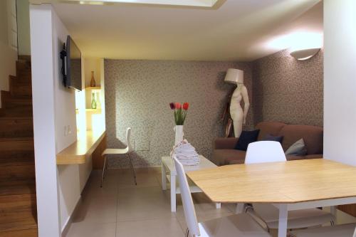 Exterior view, Napolart in Molo Beverello