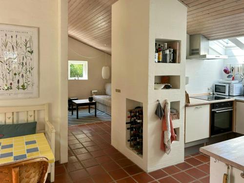 Buitenkant, Summerhouse In Southern Style Close To Beach in Vaeggerlose