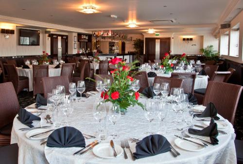 Banquet hall, Cobo Bay Hotel in Grandes Rocques