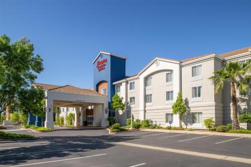 Hampton Inn & Suites Redding