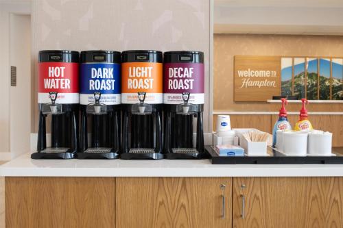 Hampton Inn & Suites Redding - image 28