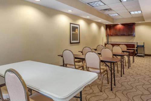 Comfort Suites Biloxi/Ocean Springs - image 31
