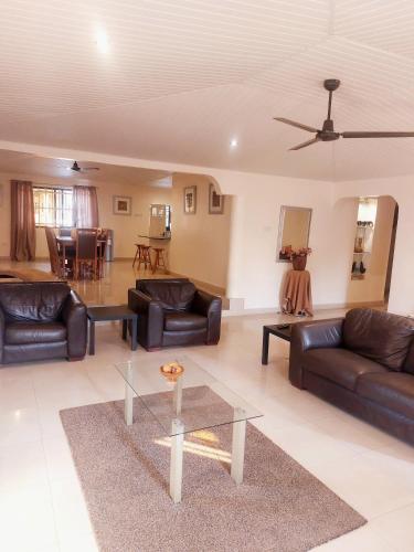 Portersville Private Lodge – khách sạn tại Toke