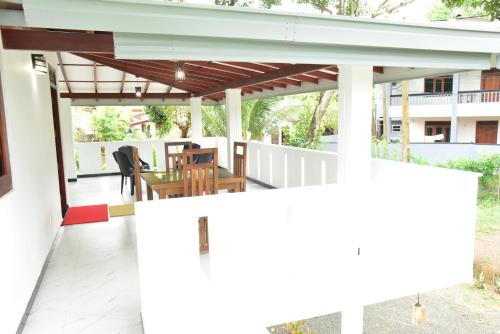 Manel Villa Hikkaduwa - image 2