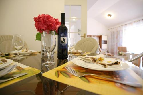 Iekārtas, Apartment Zrinka in Ist