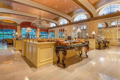 Omni Shoreham Hotel - image 22
