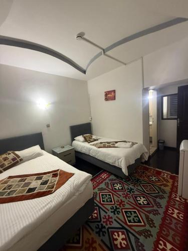 . City Hotel