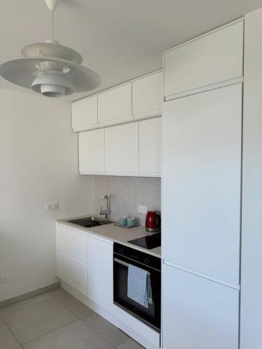 köök, Luxurious studio - Pool with sea view in Saint-Laurent-du-Var