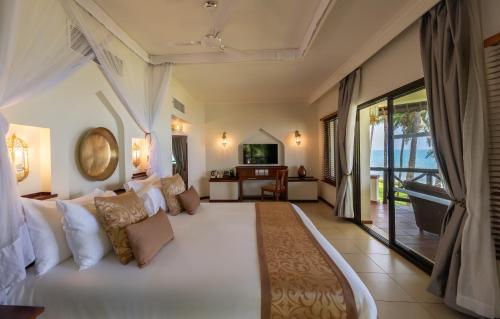 Sea Cliff Resort & Spa Room Type - Deluxe King Room