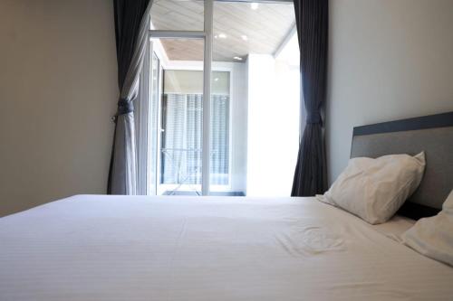 Casa Reina Luxury Apartment - image 5