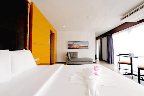 room detail thumbnail 0