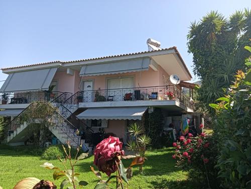 Dimitra's garden Two Houses – khách sạn tại Peloponnese