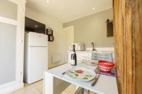 Gîte Avec Spa Privatif Et Piscine (Gite Avec Spa Privatif Et Piscine) in Pont-de-l'Isere