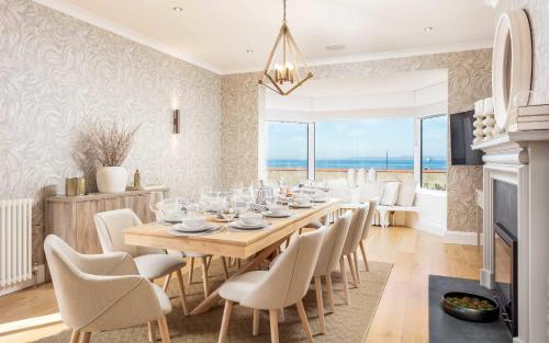 Спільний лаунж/ТБ зона, No21 Gracefield - Donnini Apartments in Престуік