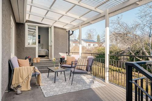 Elegant villa med relaxavdelning nära Stockholm (Elegant villa med relaxavdelning nara Stockholm) in สโปงงา