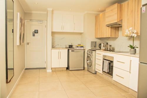 The Max Hotel Sandton Room Type - Apartment with Balcony