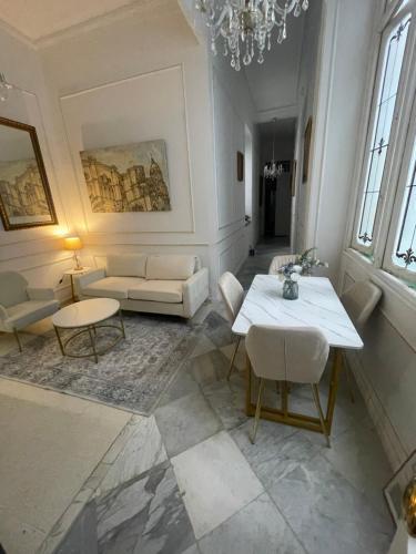 Apartamentos Loles De Cisneros Catedral 3