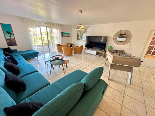 Villa provencale, piscine, jacuzzi & parking in Roquebrune-sur-Argens