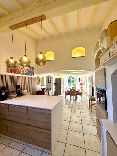 Villa provencale, piscine, jacuzzi & parking in Roquebrune-sur-Argens