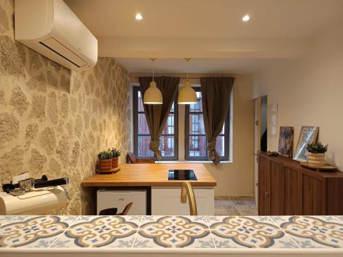 Air-conditioned Provençal studio, historic center (Air-conditioned Provencal studio, historic center) in مركز مدينة آرل