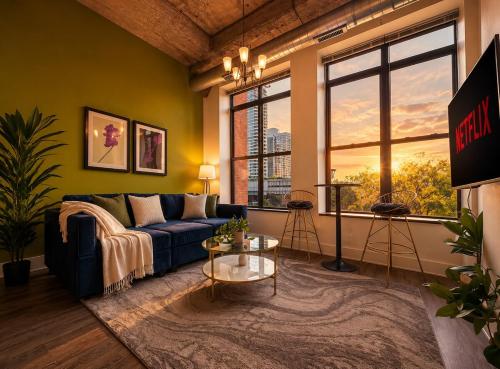 Group-Friendly 2BR with Optional Parking and Gym Access Near McCormick Place and Soldier Field – khách sạn tại McCormick Place