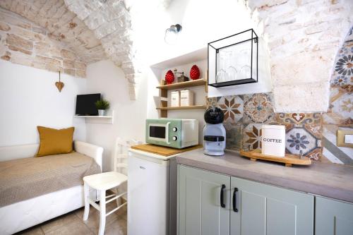 GuestHost - Al Nido Bianco White Stone