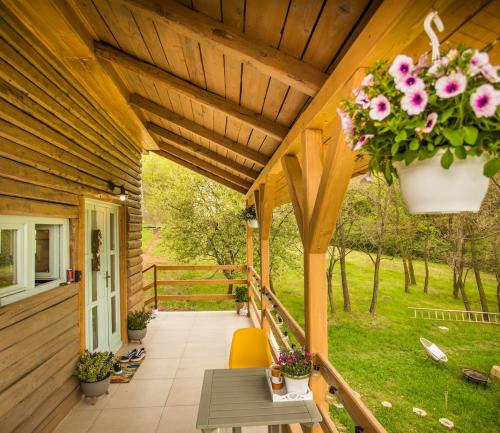 AvarLak, faház erdei wellnessel (AvarLak, fahaz erdei wellnessel) in Zurdokpuspoki