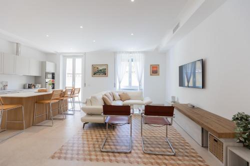 GuestHost - Bright Apartment near Vatican City