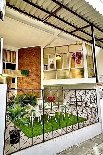 Coco House Sukhumvit 1, BTS ploenchit