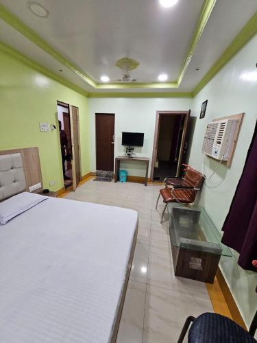 Arya Palace