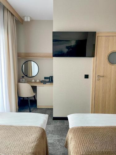 2 twin beds