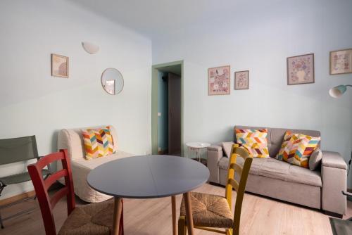 193Gramsci Comfort Apartment 2 plus 2 guests City center location Near ferries and Portovenere bus Flexible space with adjacent unit