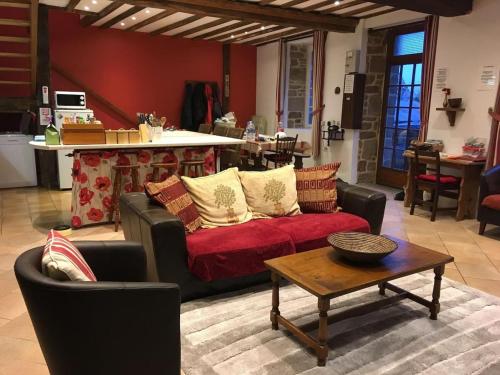 virtuve, Charming Countryside Cottage Escape in Louvigne-du-Desert
