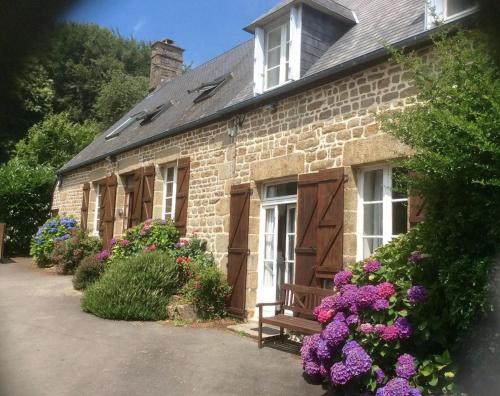Charming Countryside Cottage Escape – khách sạn tại Louvigne-du-Desert