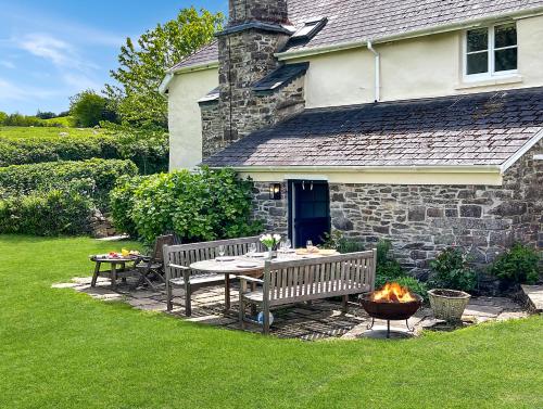 Iekārtas, Whitley Farm Molland in Twitchen