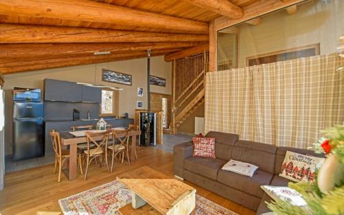 Viesnīcas āriene, Historic Chalet At 1600M With Mountains Views in Verrayes