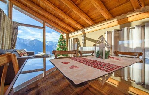 Viesnīcas āriene, Historic Chalet At 1600M With Mountains Views in Verrayes