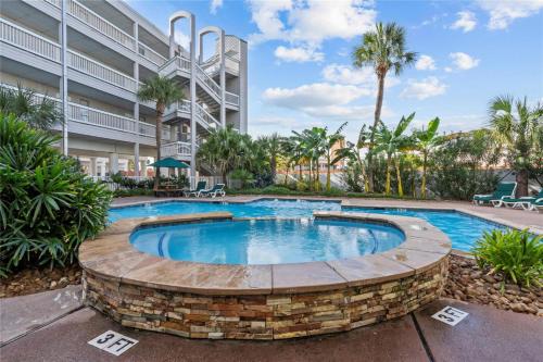 Wonderful Beach front 1-bedroom condo sleeps 4 - image 5